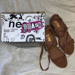 ULI ‘Tan Tostado Havane’ (7.5) • Like - New (WORN ONCE) • w/ Original Box